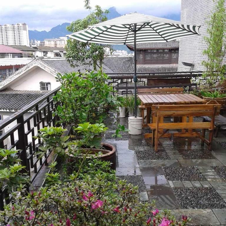 Bajie Youth Hostel Zhangjiajie Buitenkant foto