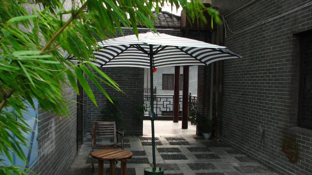 Bajie Youth Hostel Zhangjiajie Buitenkant foto