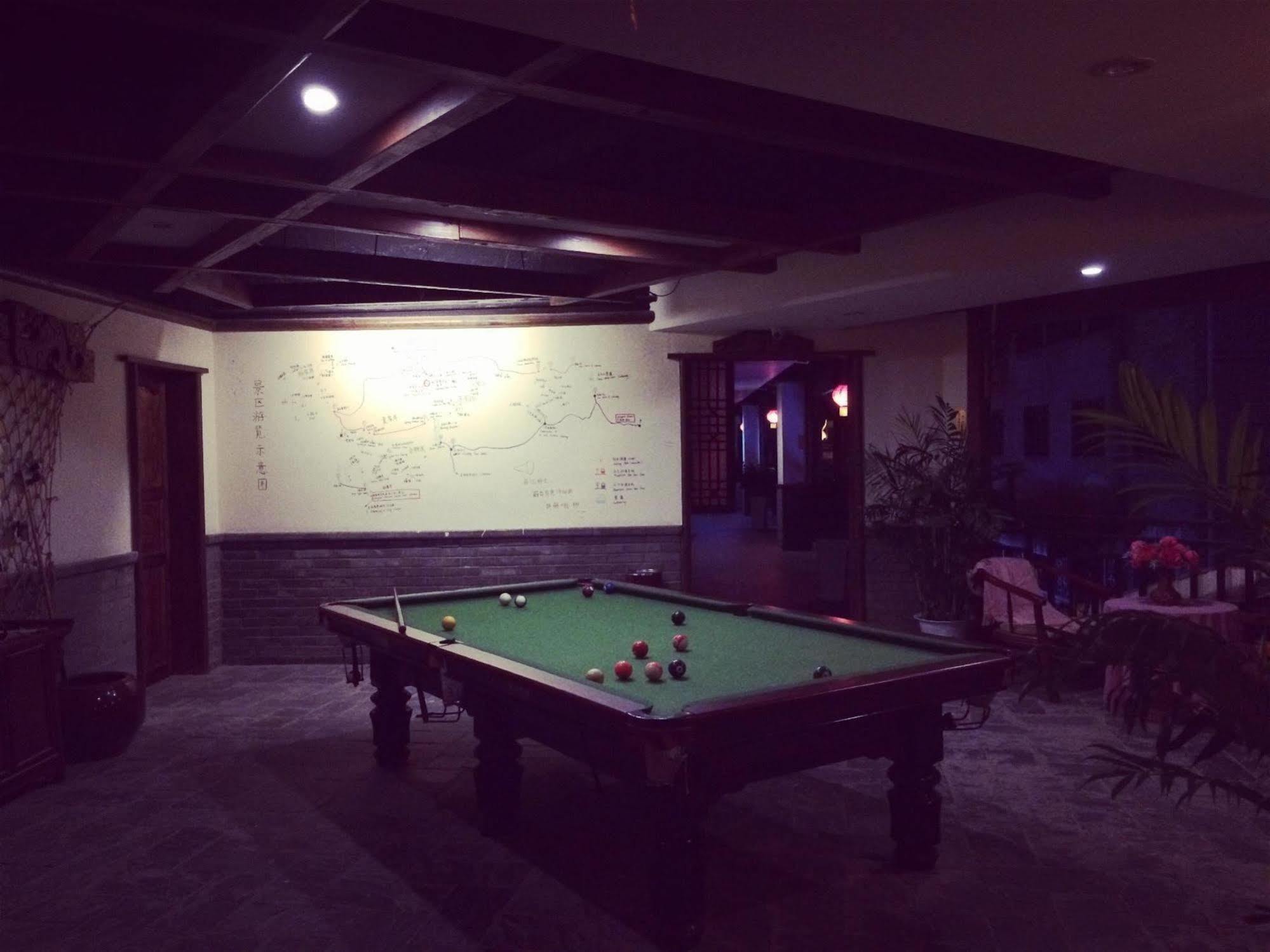 Bajie Youth Hostel Zhangjiajie Buitenkant foto